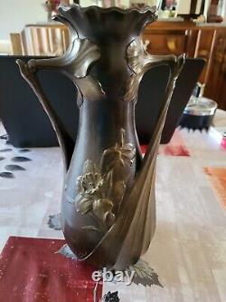KANN Léon. ART-NOUVEAU. PAIRE DE VASES en BRONZE. DECOR de NARCISSES. FONTE de SIOT