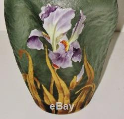 Legras MontjoyeVase art nouveau panse cabossée, décor émaillé d'iris et doré