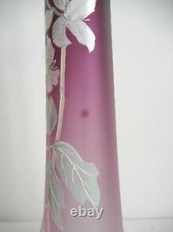 Legras, grand vase émaillé, art nouveau, blanc et violet, forme arabe. HT 51 cm