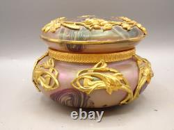 Loetz, Austria. Boite, bombonnière en verre irisé et bronze doré. Art nouveau. (Vase)