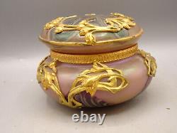 Loetz, Austria. Boite, bombonnière en verre irisé et bronze doré. Art nouveau. (Vase)