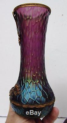 Loetz, KralikPaire de vases en berre irisé d'époque art nouveau