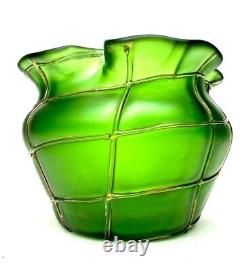 Loetz Ou Kralik Vase Vert Crète