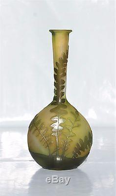 Magnifique Vase Emile Gallé en Pâte de Verre Gravé Epoque Art Nouveau
