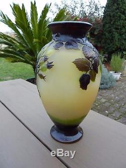 Magnifique vase Gallé authentique. No copy