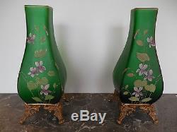 Paire De Vases En Verre Emaille, Socle En Bronze, Art Nouveau