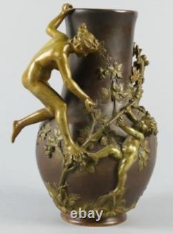 PREVOST D. (signé) Vase Art Nouveau En Bronze À Décor De Femme Et De Putto