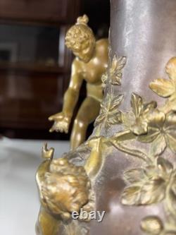 PREVOST D. (signé) Vase Art Nouveau En Bronze À Décor De Femme Et De Putto