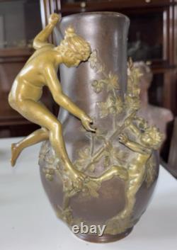 PREVOST D. (signé) Vase Art Nouveau En Bronze À Décor De Femme Et De Putto
