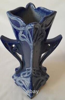 Paire De Art Nouveau Vases En Grès Au Sel