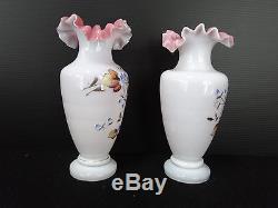 Paire De Vase Art Nouveau En Opaline Blanche Decor Floral Col Cigogne (c267)