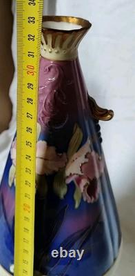 Paire De Vases Art Nouveau En Porcelaine Polychrome Décor Iris