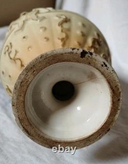 Paire De Vases Art Nouveau En Porcelaine Polychrome Décor Iris