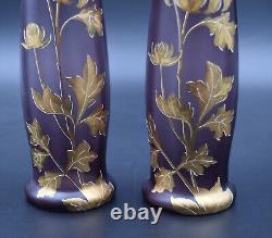 Paire De Vases Art Nouveau En Verre Teinte A Decor De Fleurs Dorees