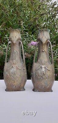 Paire Vases signé Jean Garnier Art Nouveau (1853-1910) en régule 3 faces H 38 cm