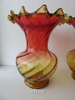 Paire d'ancien VASE ART NOUVEAU VERRE TORSE ROUGE ET AMBRE, AMBERINA