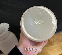 Paire de Vases a collerette en verre opalin époque Art Nouveau vers 1900
