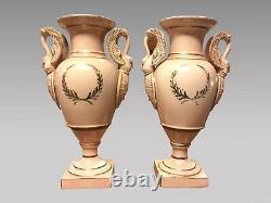 Paire de grands vases en porcelaine style Empire