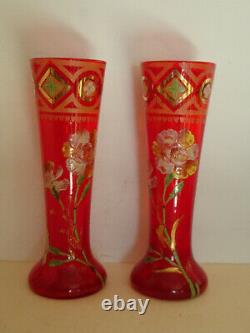Paire de grands vases en verre rouge émaillé Art Nouveau. Legras