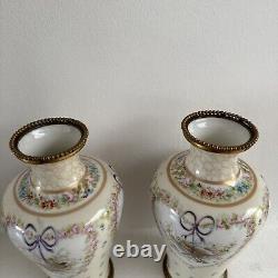Paire de vase Art Nouveau en porcelaine de Limoges Signe M de M Monture Bronze