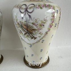 Paire de vase Art Nouveau en porcelaine de Limoges Signe M de M Monture Bronze
