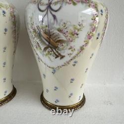 Paire de vase Art Nouveau en porcelaine de Limoges Signe M de M Monture Bronze