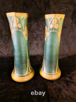 Paire de vases Art Nouveau, attribué à Legras, en verre peint émaillé