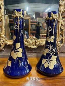 Paire de vases Art-Nouveau en porcelaine