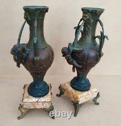Paire de vases à décor d'angelots Art Nouveau
