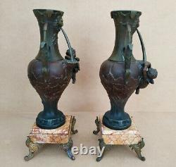 Paire de vases à décor d'angelots Art Nouveau