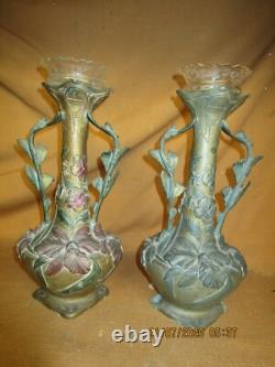 Paire de vases art nouveau en régule patine plusieurs tons / signés