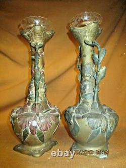 Paire de vases art nouveau en régule patine plusieurs tons / signés