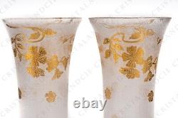 Paire de vases aux fleurs or Art Nouveau par Saint-Louis. Art Nouveau vases
