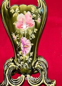 Paire de vases barbotine de Fives Lille décor floral Art Nouveau