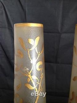 Paire de vases en verre travaillé Art Nouveau décor au gui