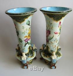 Paris. Paire de vases art nouveau en faïence à décor de fleurs et d'insectes XIX