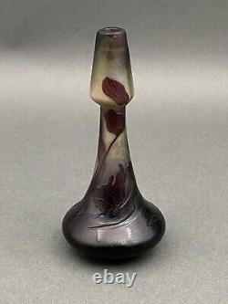 Petit vase Gallé à décor floral Fond violet 1900 Art Nouveau H5008