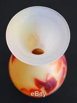 Petit vase soliflore Emile Gallé pâte de verre aux hibiscus