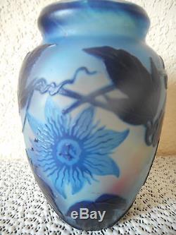 Rare petit vase bleu Muller Frès Lunéville