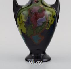 Regina, Holland. Ancien vase Art Nouveau en céramique émaillée. Approx. 1910