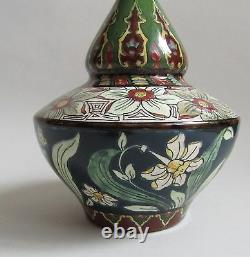 Royal Bonn. Old Dutch. Vase art nouveau en faïence à décor de fleurs, deb XXe