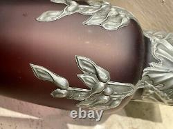 Superbe Vase Art Nouveau Travail autrichien Verre dépoli mauve et étain 1900