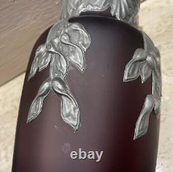Superbe Vase Art Nouveau Travail autrichien Verre dépoli mauve et étain 1900
