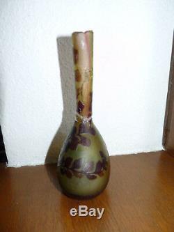 Superbe très rare vase Art Nouveau en pâte de verre signé Emile Galé à restaurer