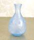 Superbe vase Muguet Art Nouveau verre pressé moulé bleu opaque. Ecole de Nancy