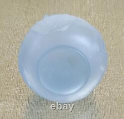 Superbe vase Muguet Art Nouveau verre pressé moulé bleu opaque. Ecole de Nancy