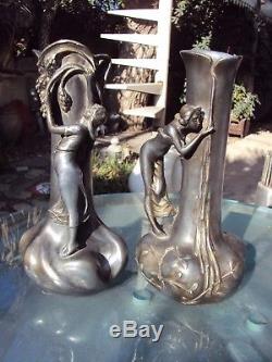 Superbes vases en étain femmes art nouveau signés A de Rodery