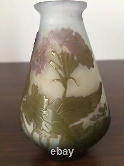 Très beau vase en verre signé Émile Gallé 1905