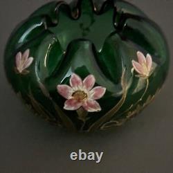 Vase 1900 Art Nouveau en verre émaillé forme polylobée décor floral M3444