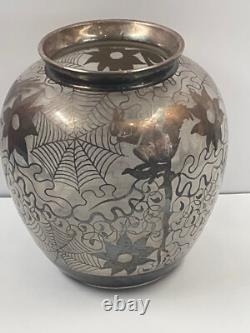 Vase Ancien émaillé argent- Art Nouveau Décor fourni chat, écureuil, oiseau